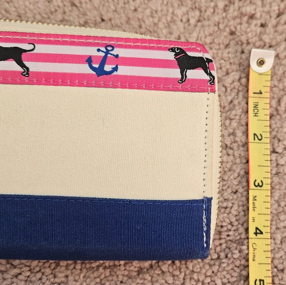 The Black Dog Martha's Vineyard Cape Cod Zip Around Wallet Pink Blue Cream
